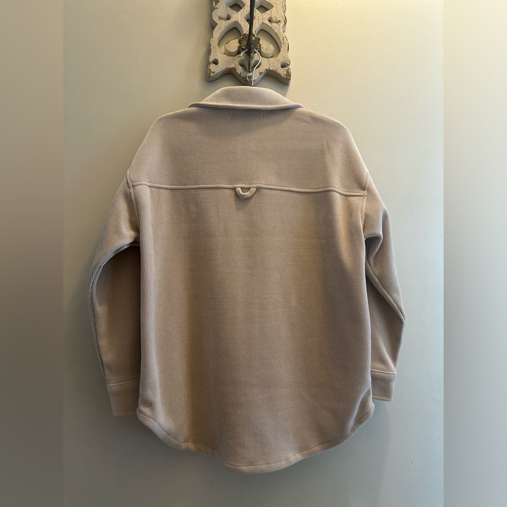 Forever 21 Women's Corduroy Butt on-Front Shacket in Beige Size XSmall - Picture 6 of 11